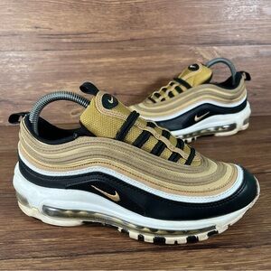 Nike Women's Sneakers in Gold and Black